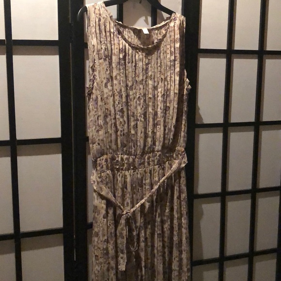Sleeveless Maxi with Belt - Picture 4 of 4